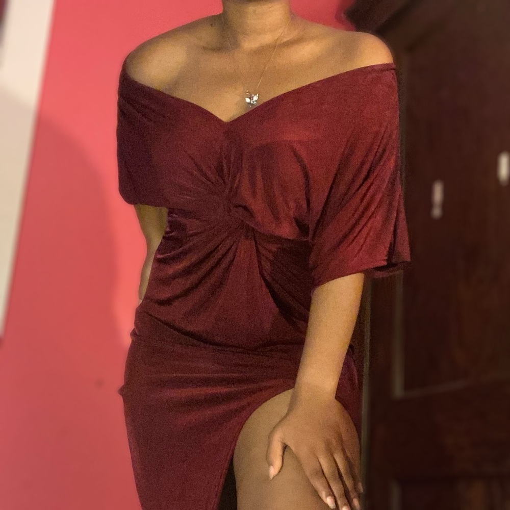 Burgundy Knotted Midi Dress ♥️
